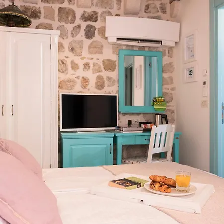 Auroom Superior & Terrace- Old Town Apartment *