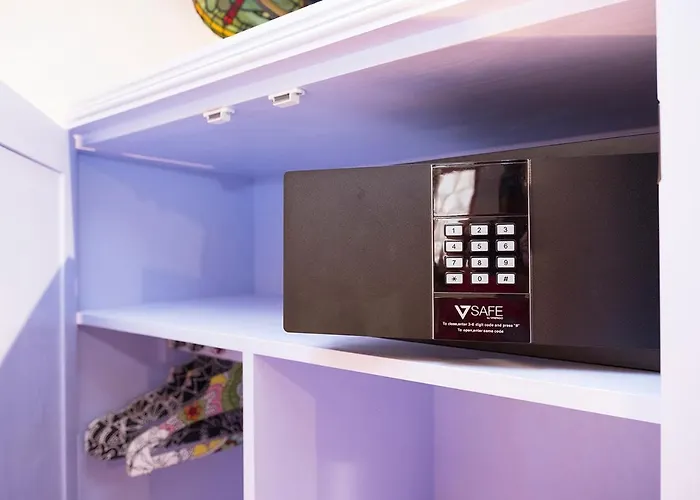 Auroom Superior & Terrace- Old Town Daire *